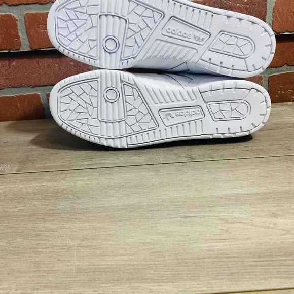 adidas Men's Rivalry Low Shoes size 10 no box - Picture 6 of 13